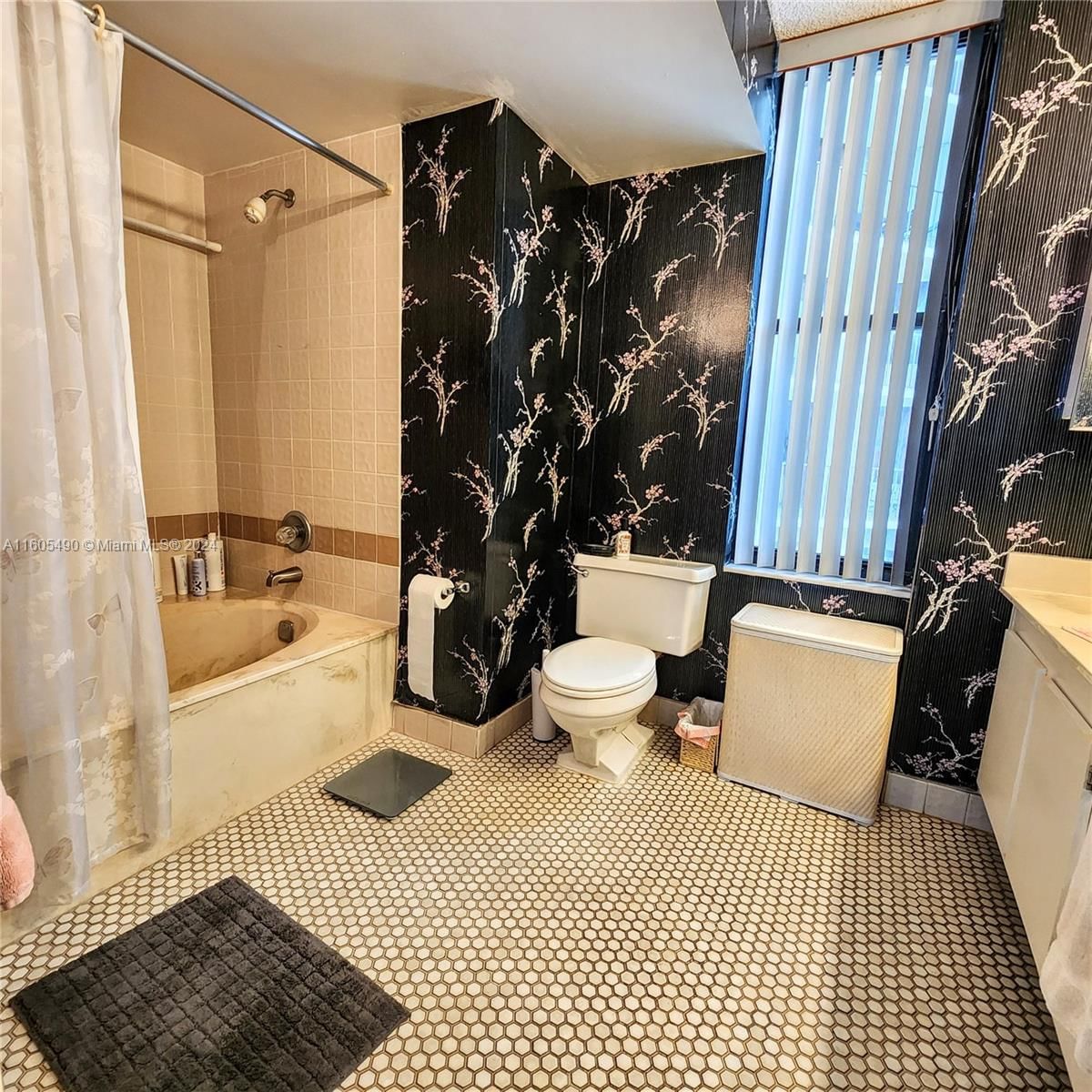 Real estate property located at 18181 31st Ct #406, Miami-dade, Tower At Biscayne Cove Co, Aventura, FL