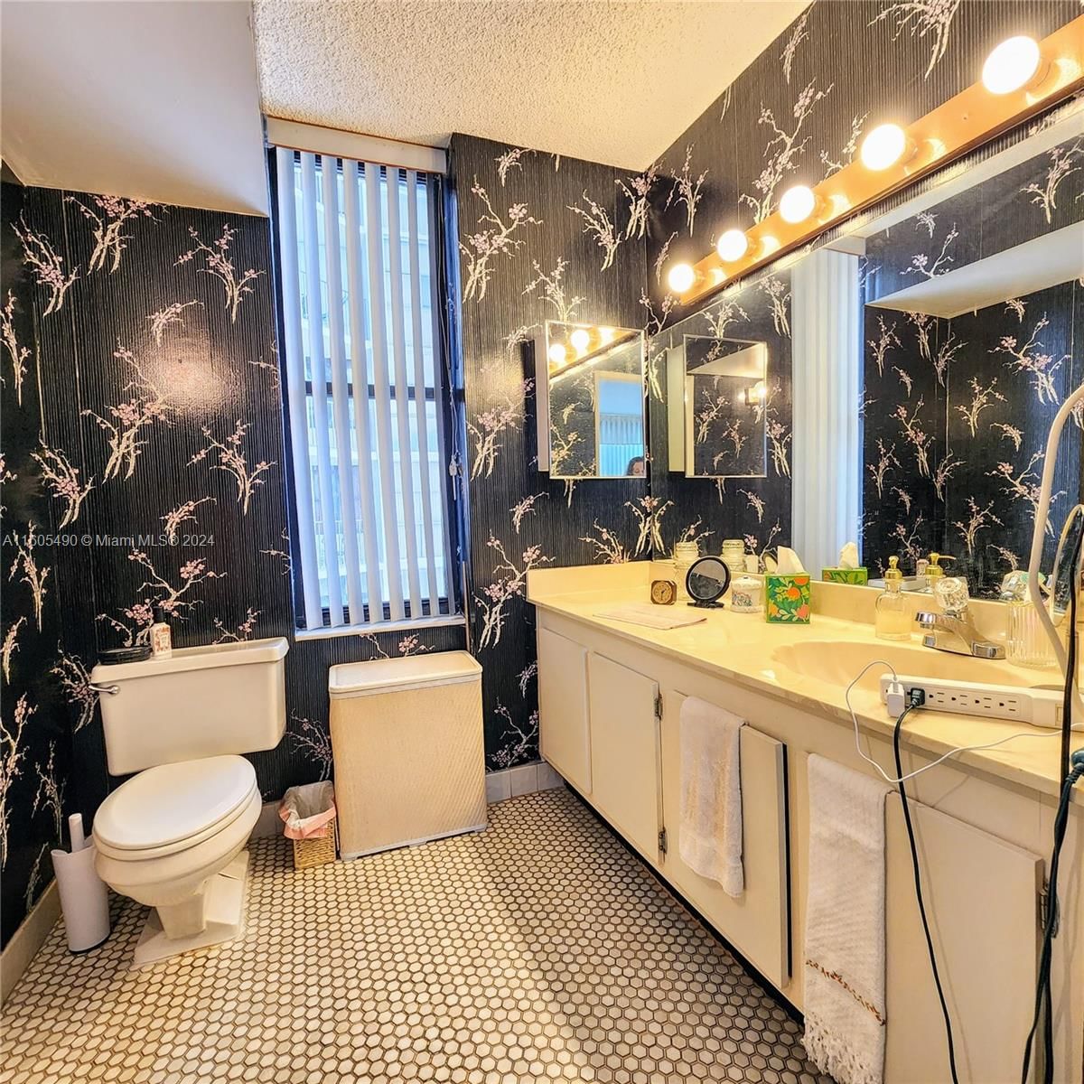 Real estate property located at 18181 31st Ct #406, Miami-dade, Tower At Biscayne Cove Co, Aventura, FL