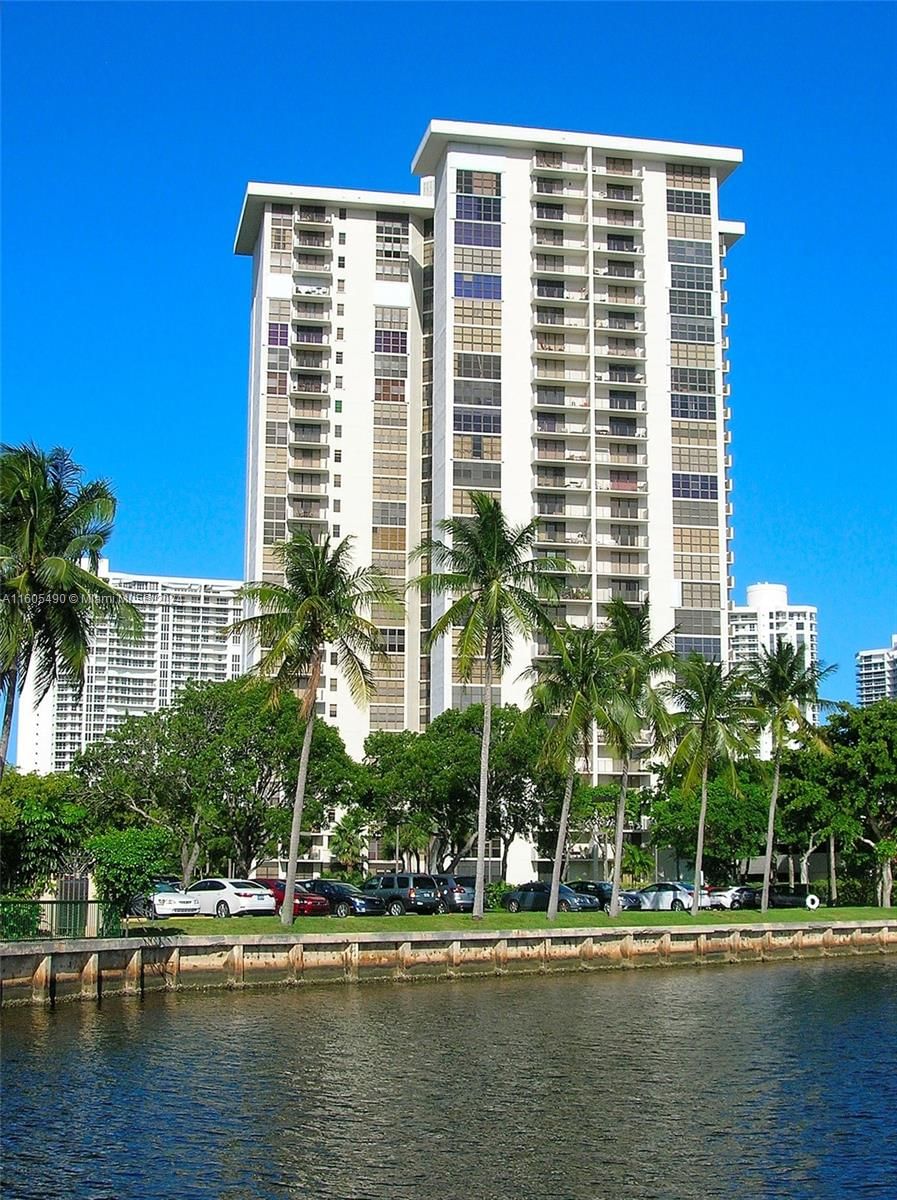 Real estate property located at 18181 31st Ct #406, Miami-dade, Tower At Biscayne Cove Co, Aventura, FL