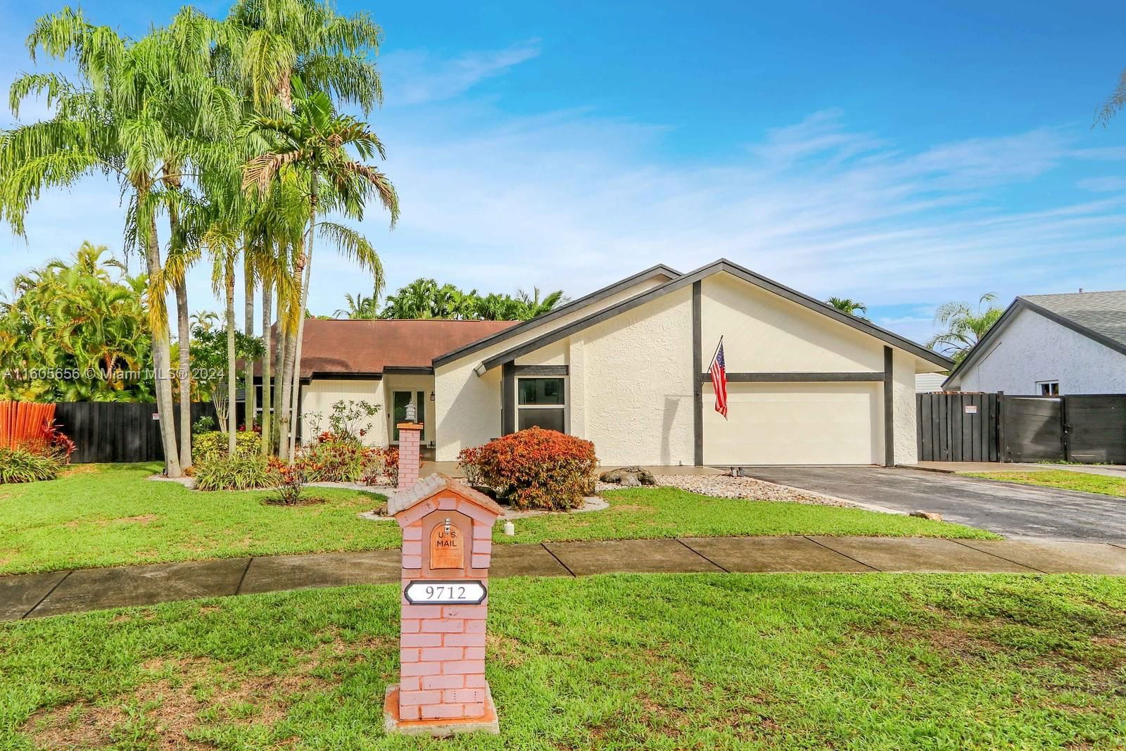 Real estate property located at 9712 132nd Pl, Miami-Dade County, CALUSA CLUB ESTATES 4TH A, Miami, FL