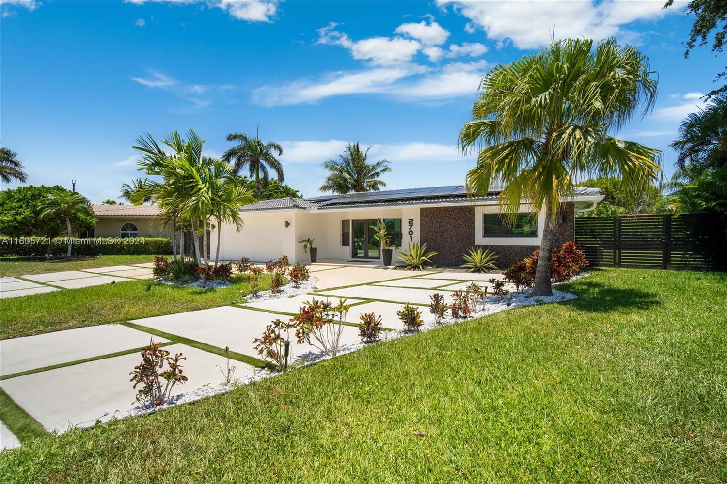 Real estate property located at 2701 52nd St, Broward, POMPANO WATERWAY ESTATES, Lighthouse Point, FL