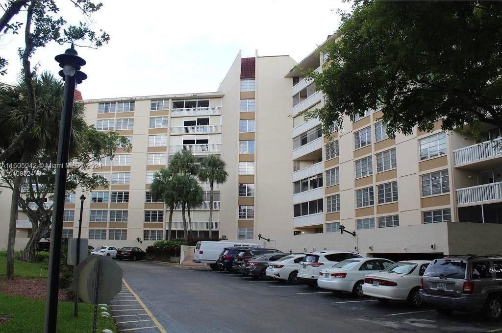 Real estate property located at 6901 Environ Bloulevard #3C, Broward County, ENVIRON I CONDO 9, Lauderhill, FL