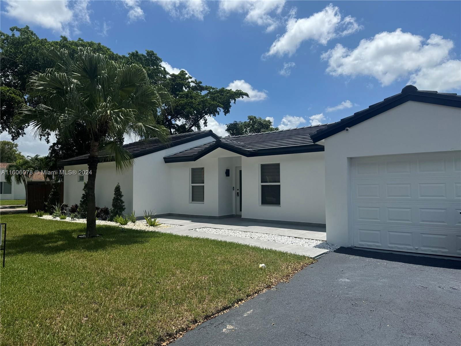 Real estate property located at 19120 57th Ct, Miami-Dade County, COUNTRY LAKE MANORS SEC 3, Hialeah, FL