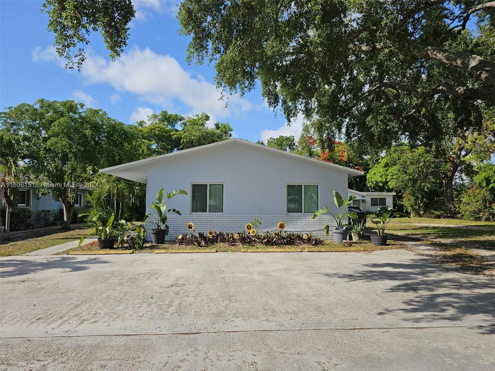 Real estate property located at 237 4th St, Broward County, DANIA HEIGHTS, Dania Beach, FL