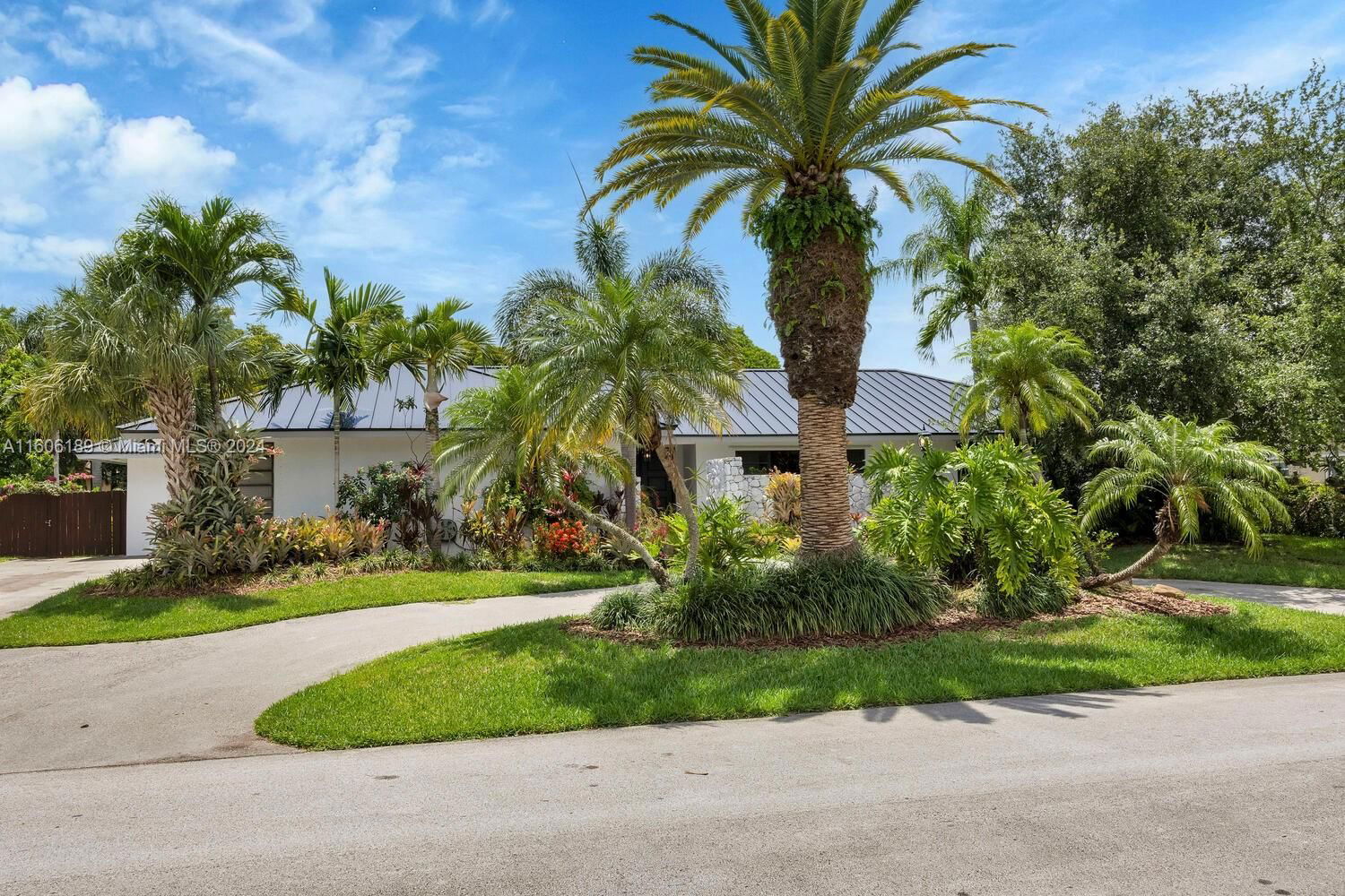 Real estate property located at 16820 78th Pl, Miami-Dade County, OLD CUTLER VILLAS WEST, Palmetto Bay, FL