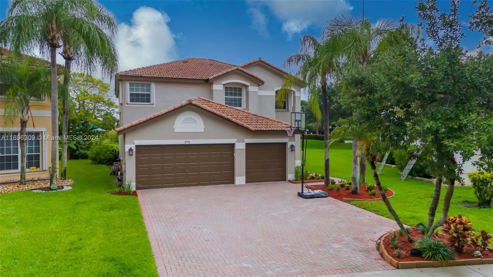 Real estate property located at 2701 179th Ave, Broward County, SILVER LAKES PHASE III, Miramar, FL