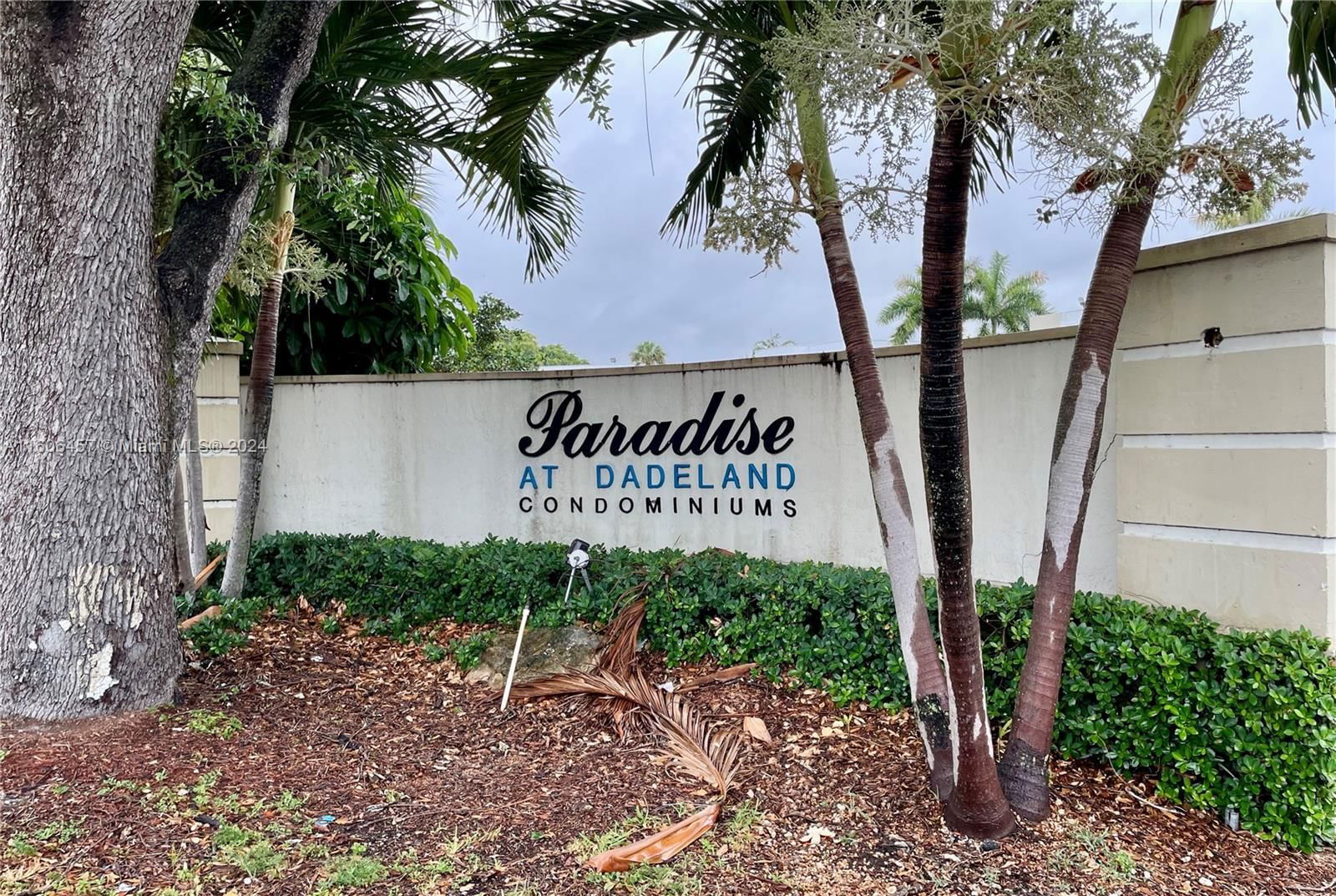 Real estate property located at 7713 Kendall Dr A307, Miami-Dade County, Paradise at Dadeland Condo, Miami, FL