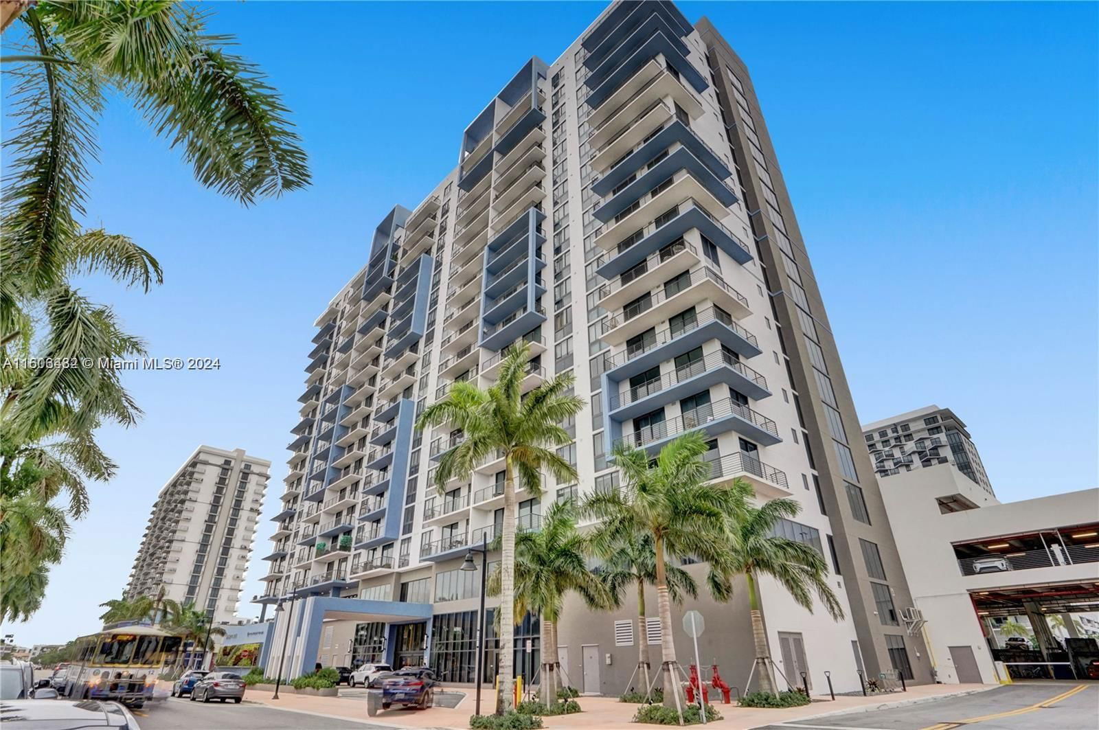 Real estate property located at 5350 84th Ave #608, Miami-Dade County, 5350 PARK CONDO, Doral, FL