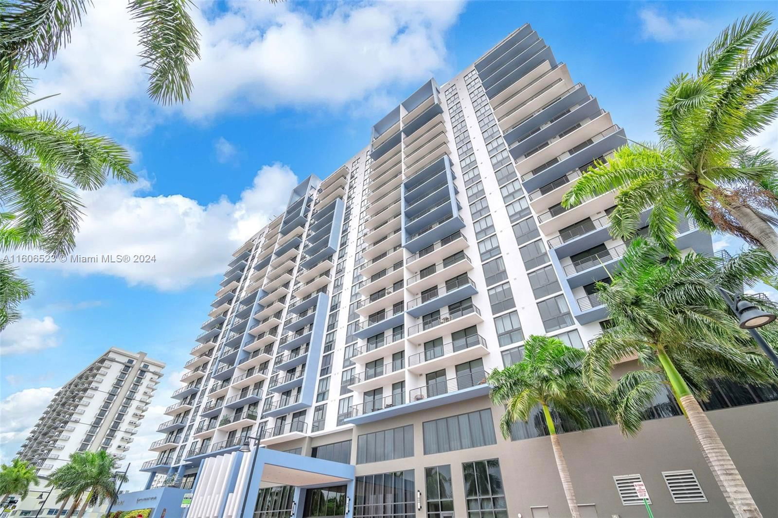 Real estate property located at 5350 84th Ave #612, Miami-Dade, 5350 PARK CONDO, Doral, FL