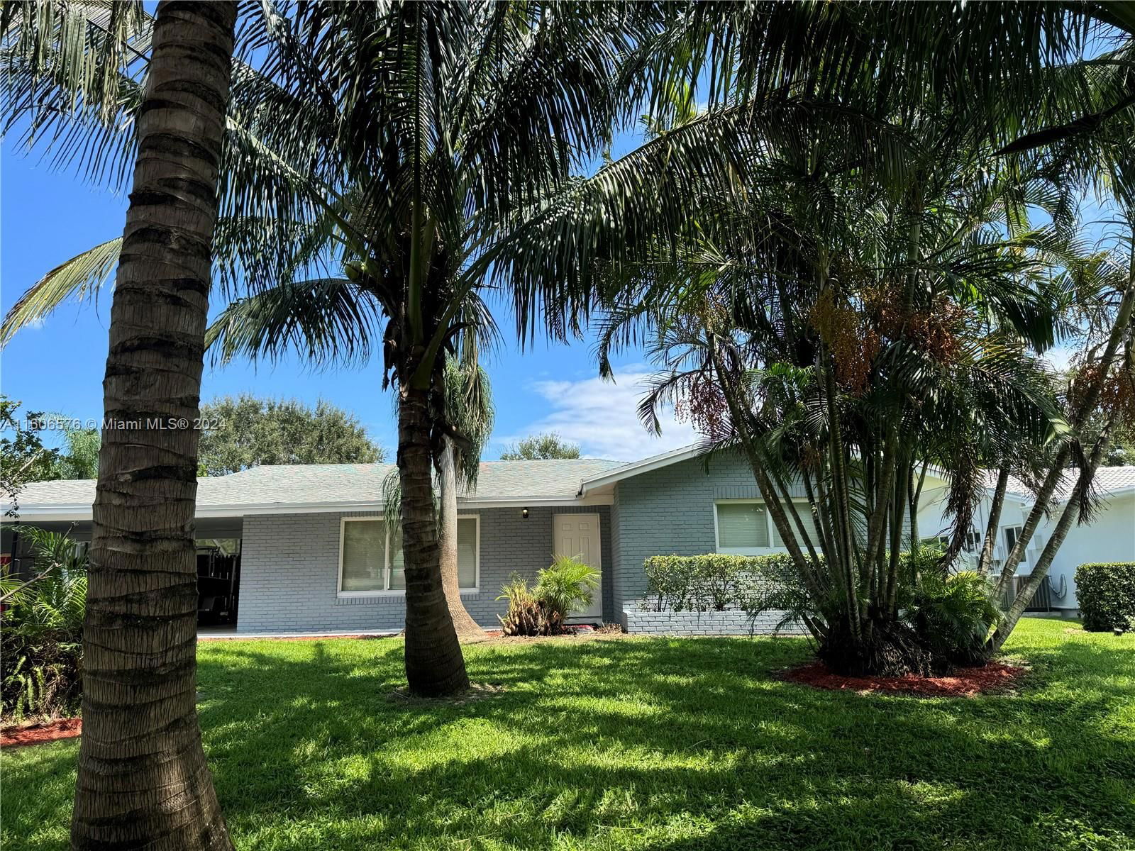 Real estate property located at 1607 Seabrook Rd, Palm Beach County, JUPITER IN THE PINES, Jupiter, FL