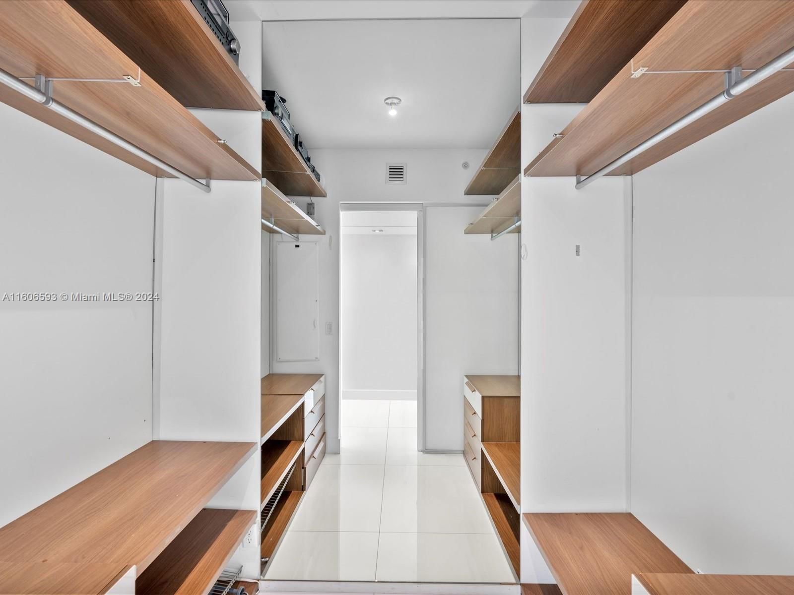Real estate property located at 17121 Collins Ave #1607, Miami-dade, Jade Ocean Condo, Sunny Isles Beach, FL