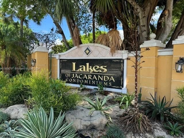 Real estate property located at 10717 Cleary Blvd #112, Broward County, LAKES OF JACARANDA CONDO, Plantation, FL