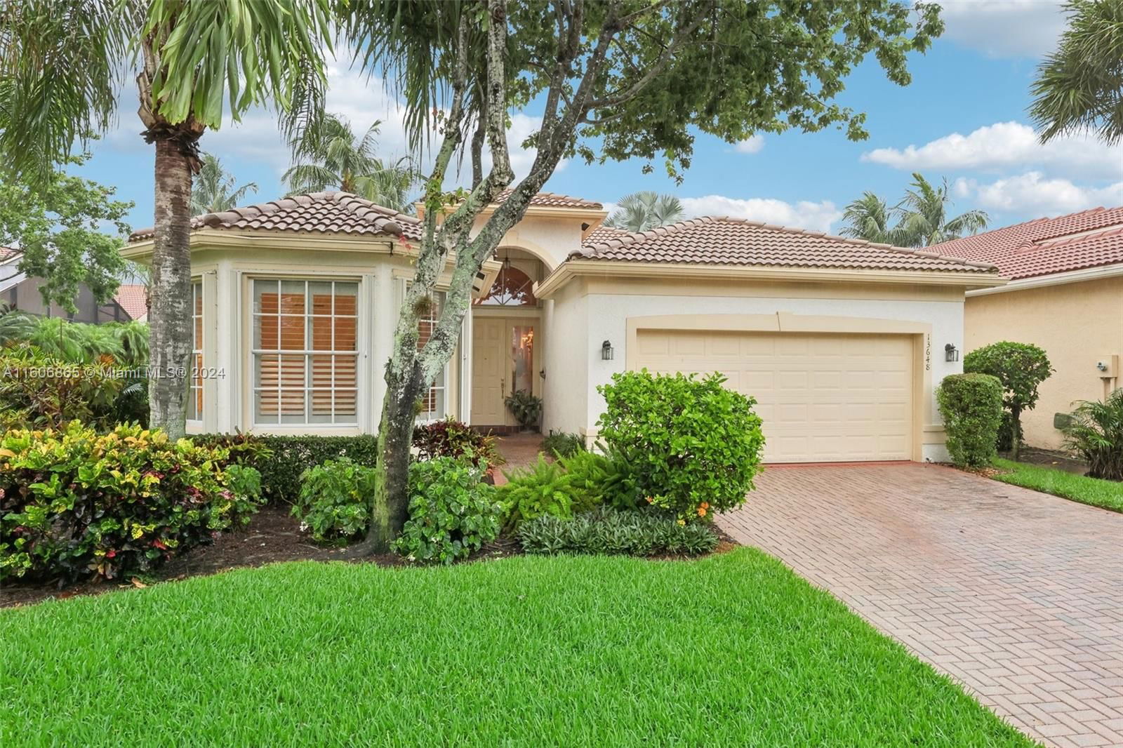 Real estate property located at 13648 Venice Beach Point, Palm Beach County, VALENCIA PALMS 6, Delray Beach, FL