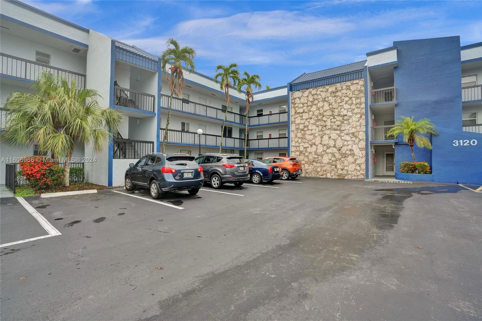 Real estate property located at 3120 Holiday Springs Boulevard #204, Broward County, HOLIDAY SPRINGS VILLAGE 2, Margate, FL