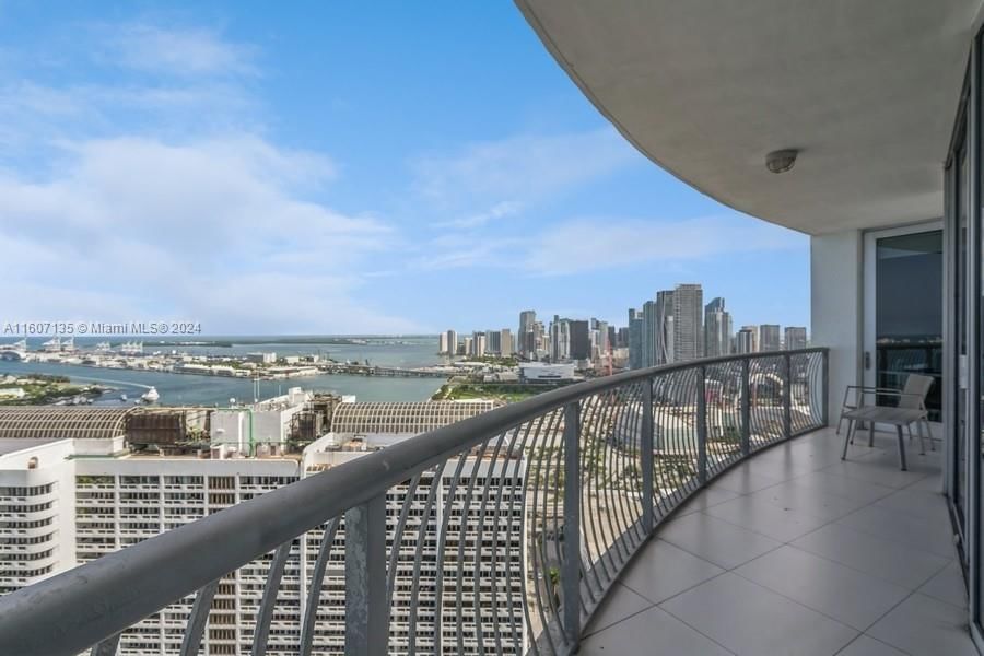 Real estate property located at 1750 Bayshore Dr #4802, Miami-Dade, OPERA TOWER CONDO, Miami, FL