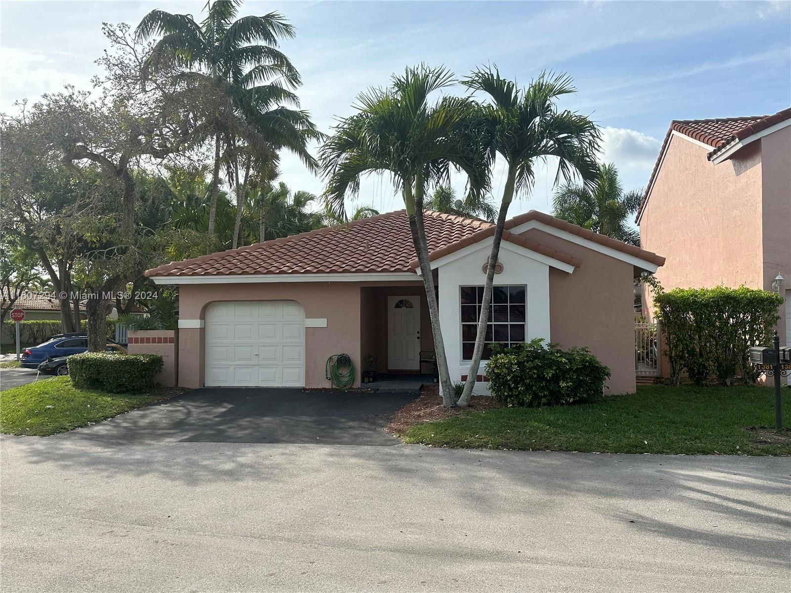 Real estate property located at 1381 Seagrape Cir, Broward County, COUNTRY ISLES GARDEN HOME, Weston, FL