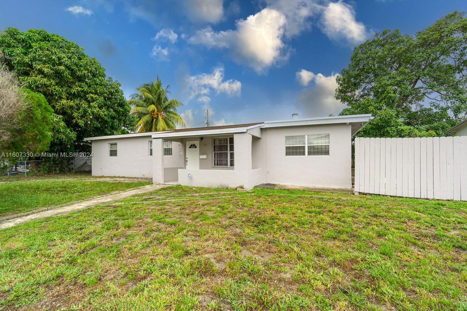 Real estate property located at 1040 214th St, Miami-Dade County, IVES ESTATES SEC 5, Miami, FL