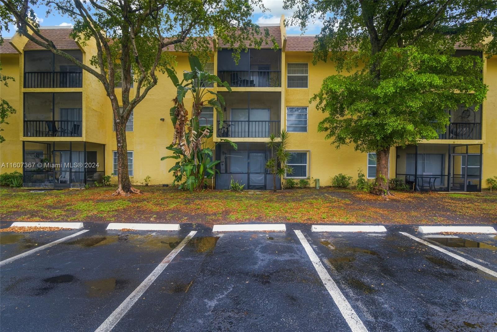 Real estate property located at 470 20th St #203, Palm Beach County, CASA DEL RIO CONDO, Boca Raton, FL