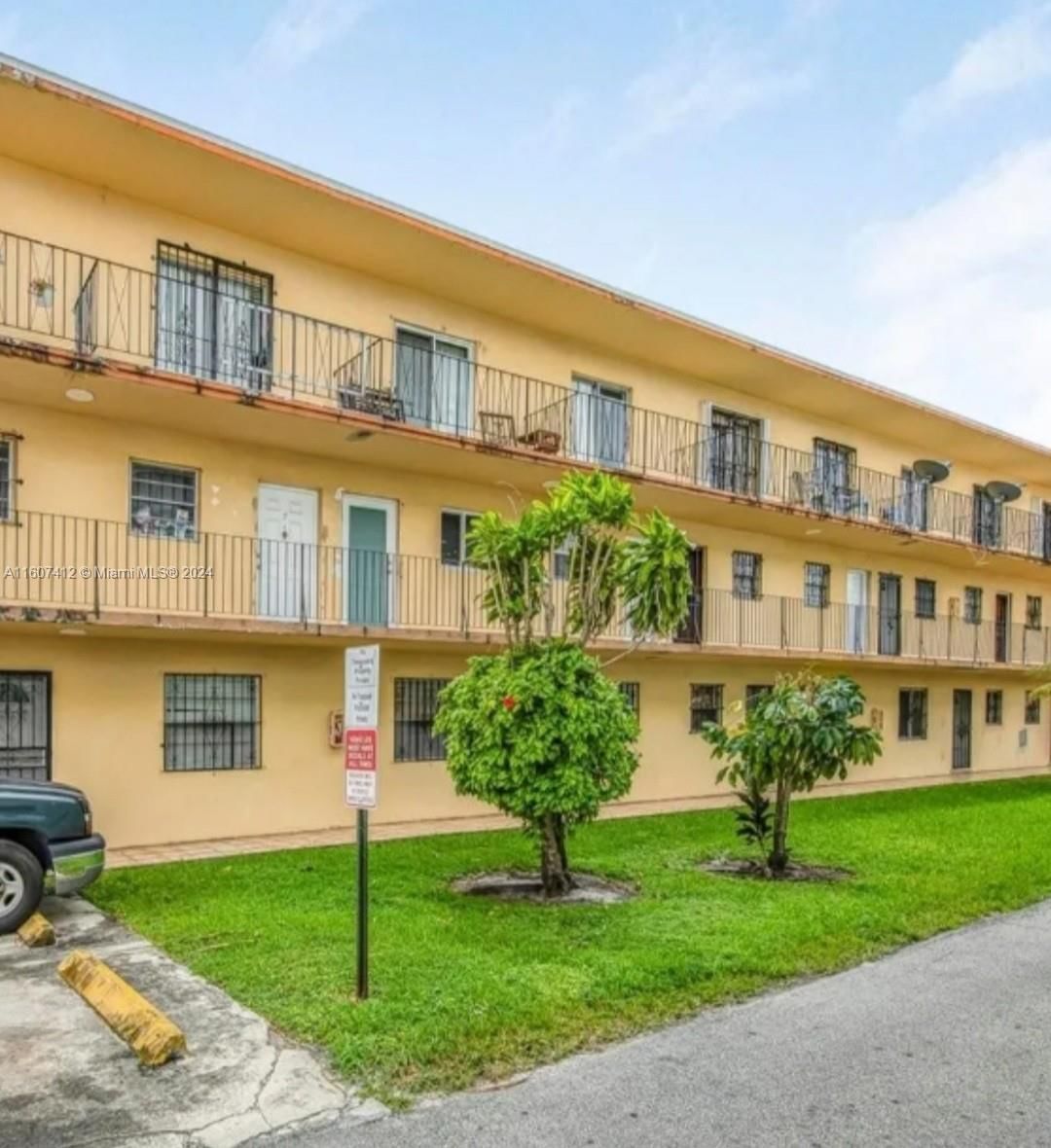 Real estate property located at 3494 4th Ave #1208, Miami-Dade County, GARSAN APTS INC CONDO, Hialeah, FL