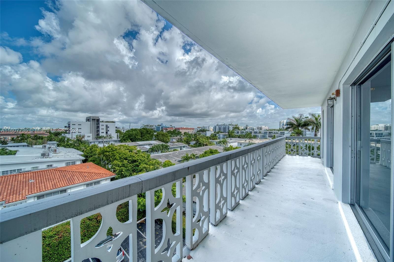 Real estate property located at 9700 Bay Harbor Dr #508, Miami-Dade, SUMMIT CONDO, Bay Harbor Islands, FL