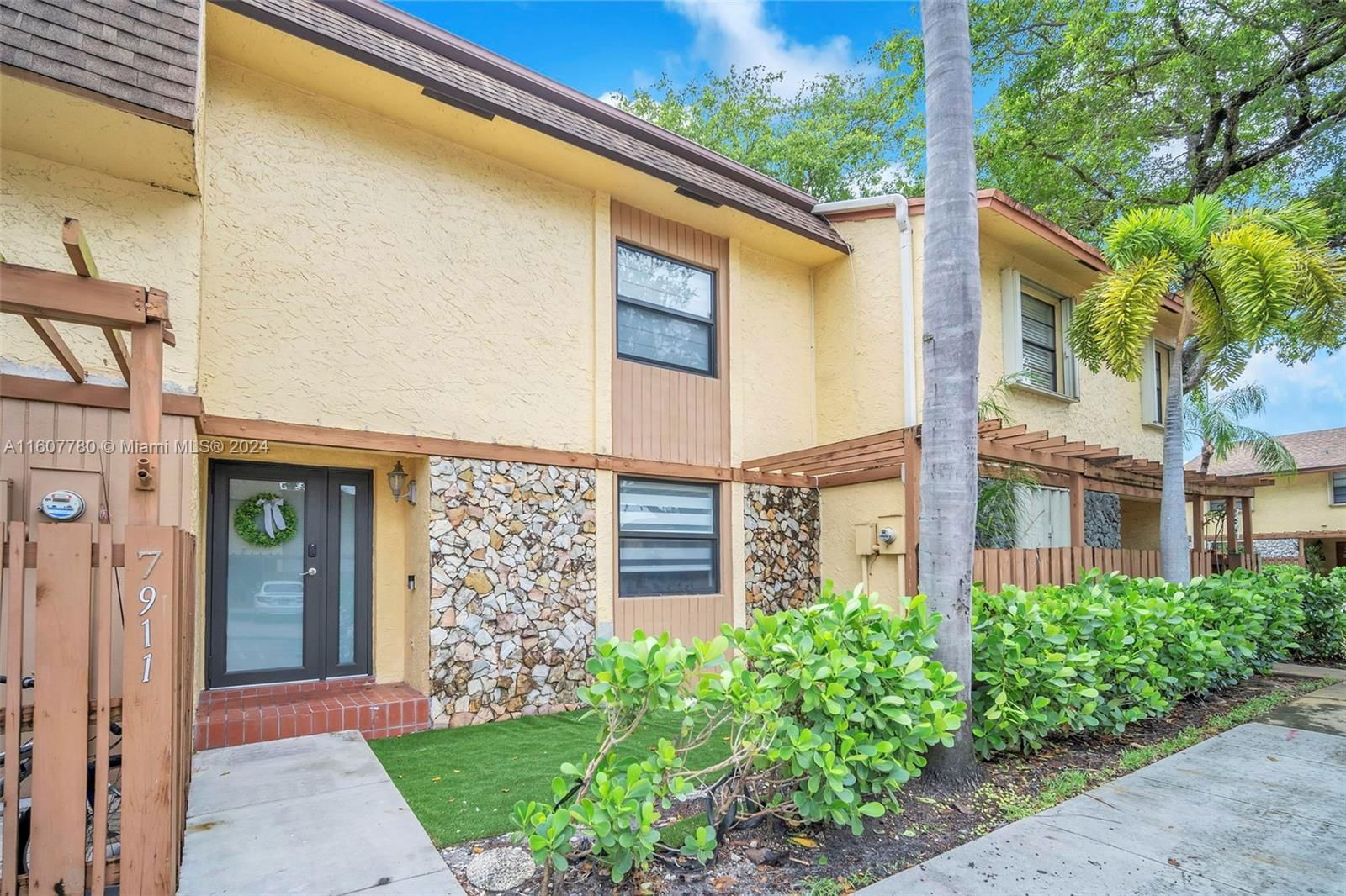 Real estate property located at 7911 11th Ct #7911, Broward County, VILLAS OF PLANTATION, Plantation, FL