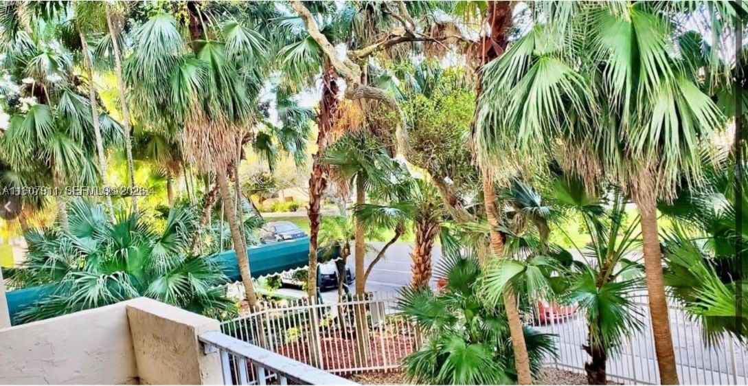 Real estate property located at 2350 135th St #212, Miami-dade, Vecino Del Mar Condo, North Miami, FL