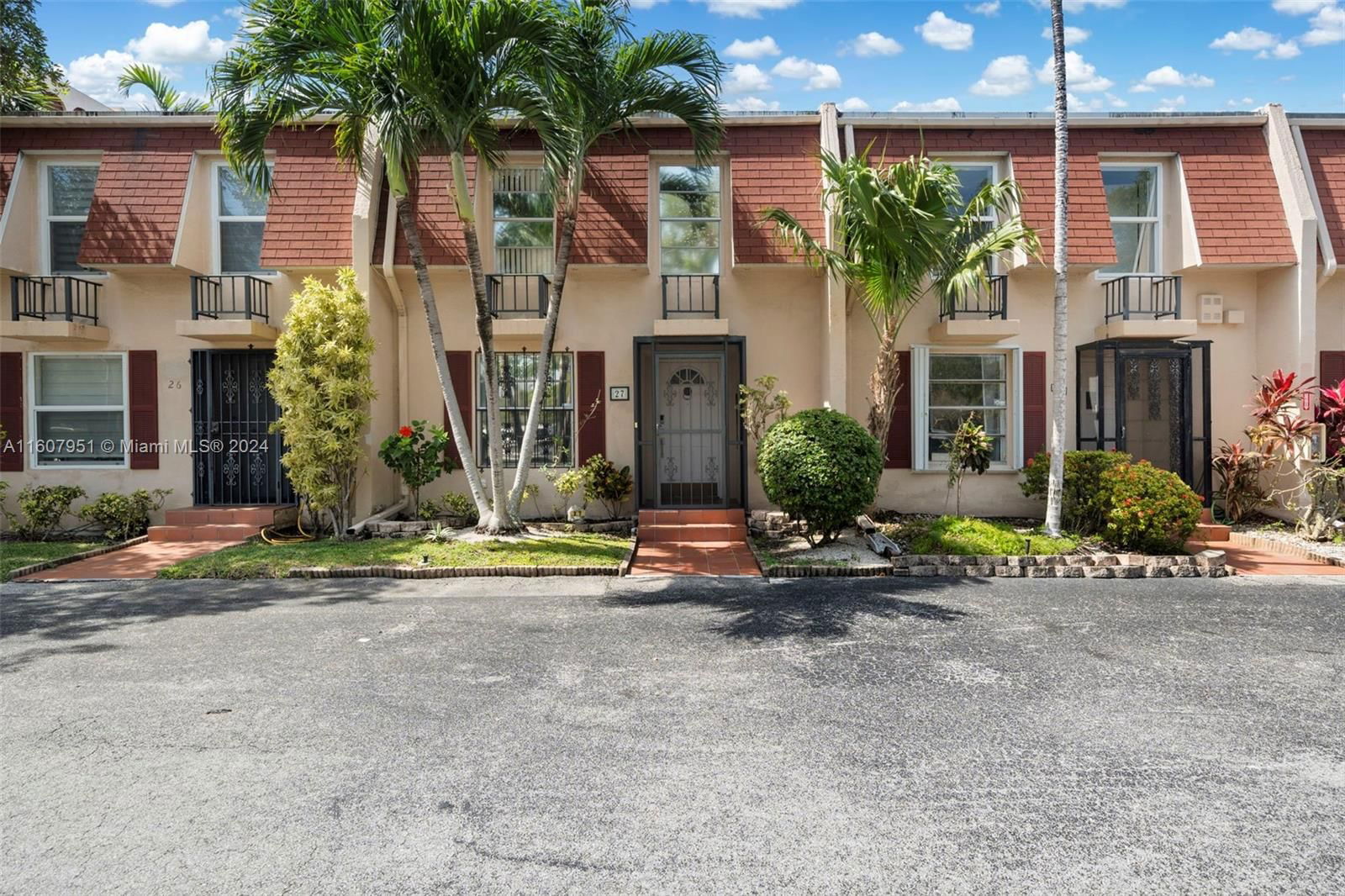 Real estate property located at 1001 Three Islands Blvd #27, Broward, DESOTO PARK NORTH CONDO, Hallandale Beach, FL