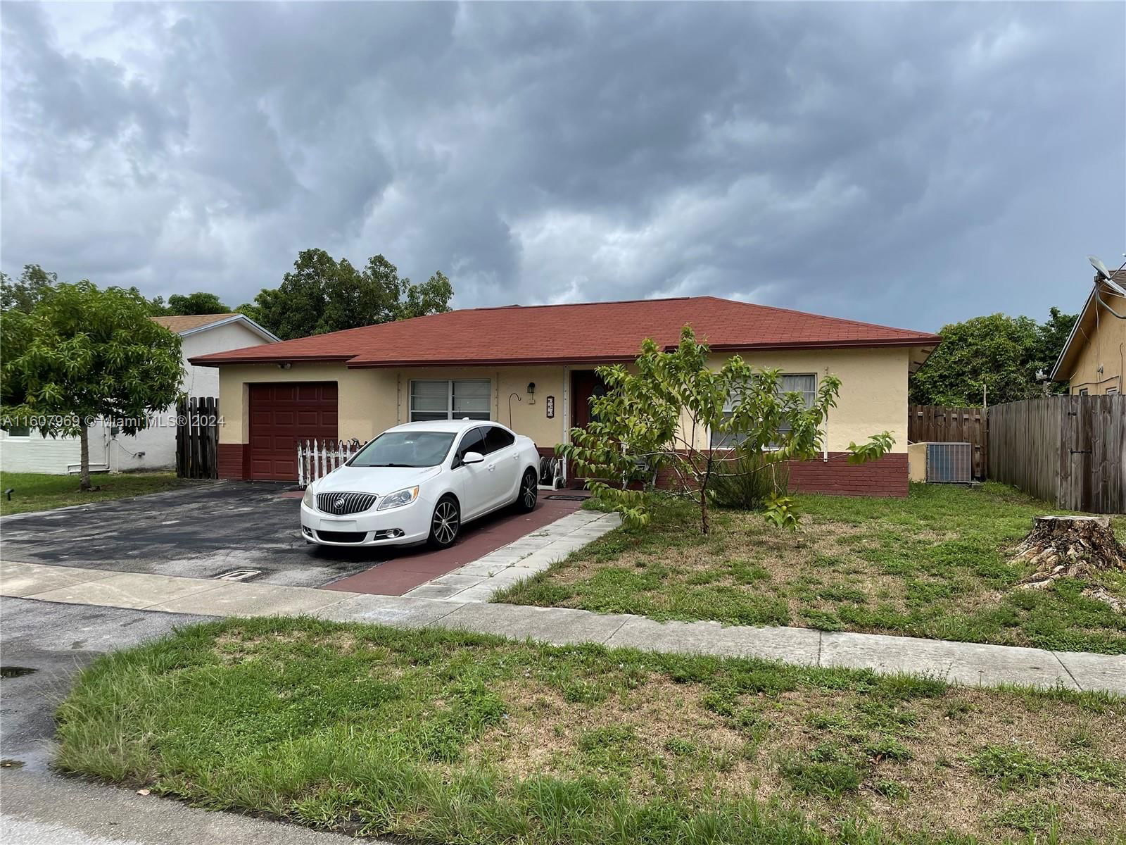 Real estate property located at 323 79th Way, Broward County, NORTH LAUDERDALE VILLAGE, North Lauderdale, FL