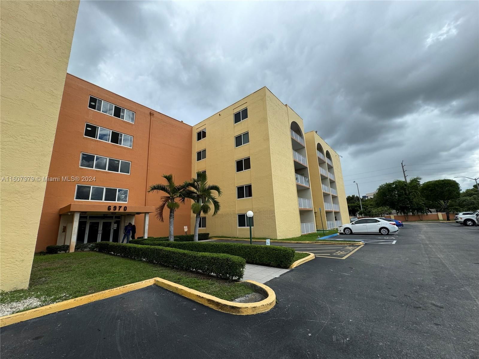 Real estate property located at 6970 186th St #3-406, Miami-Dade County, CORAL GATE WEST CONDO, Hialeah, FL