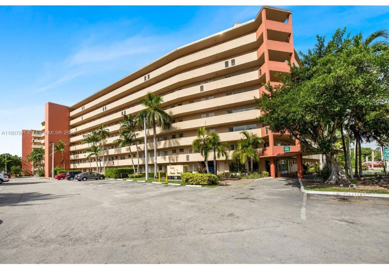 Real estate property located at 1750 191st ST #829, Miami-Dade County, JADE WINDS GROUP-DAISY GA, Miami, FL