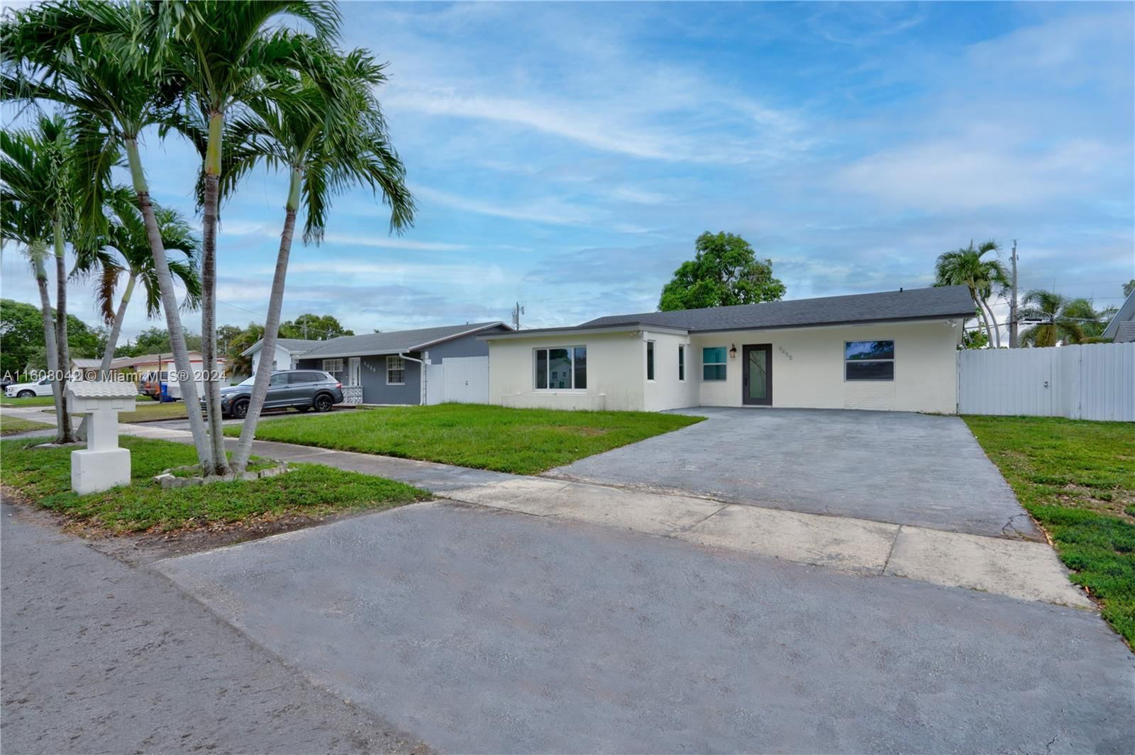 Real estate property located at 6455 Pershing St, Broward County, LINWOOD GARDENS NO 1, Hollywood, FL
