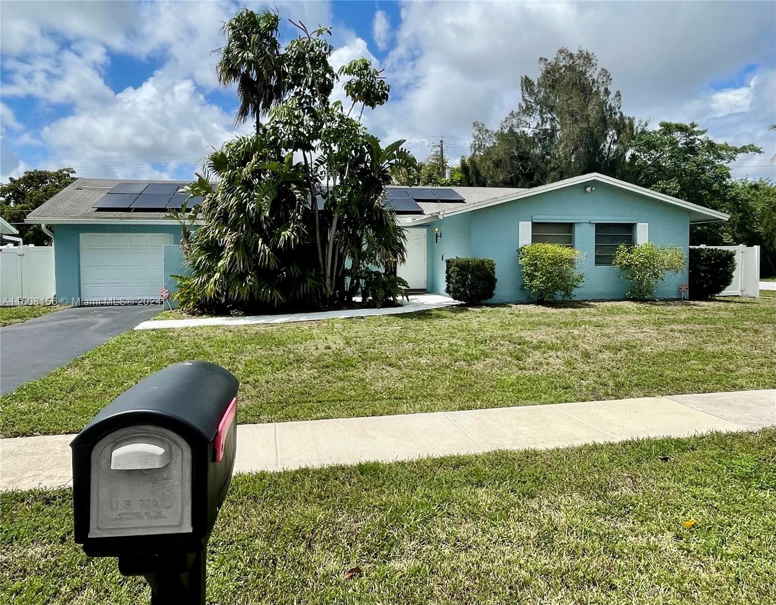 Real estate property located at 6801 42nd Ct, Broward County, MARLBORO ESTATES, Davie, FL