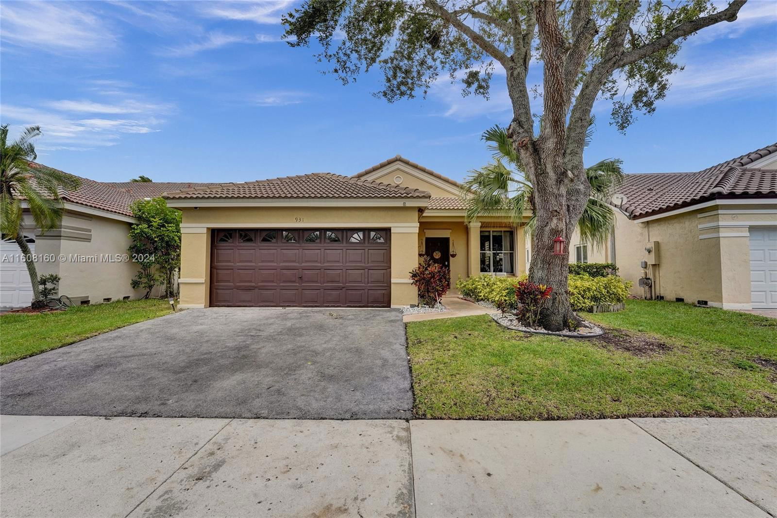 Real estate property located at 931 Falling Water Rd, Broward County, Stanton, Weston, FL