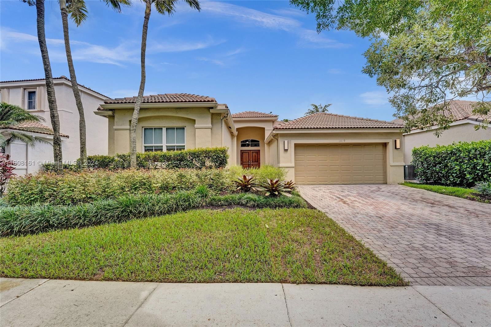 Real estate property located at 1019 Nandina Dr, Broward County, Flora IV, Weston, FL