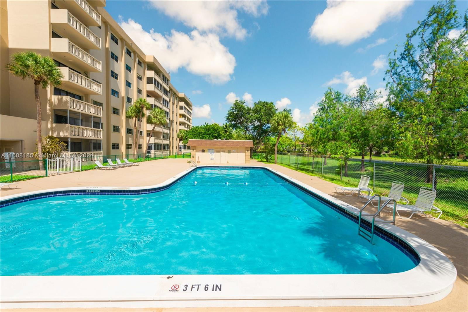 Real estate property located at 800 195th St #206, Miami-Dade County, CANONGATE CONDO NO ONE, Miami, FL