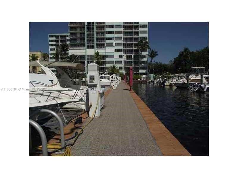 Real estate property located at 1700 North River Dr, Miami-Dade, RIVER RUN YACHT CLUB COND, Miami, FL