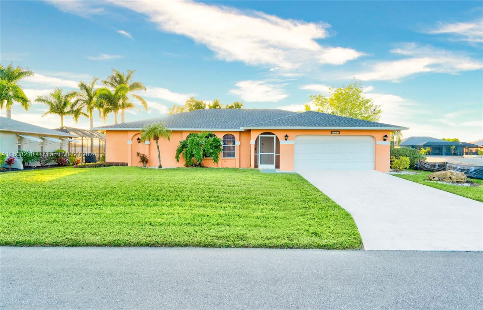 Real estate property located at 3914 1st Pl, Lee County, NO SUBDIVISION, Cape Coral, FL