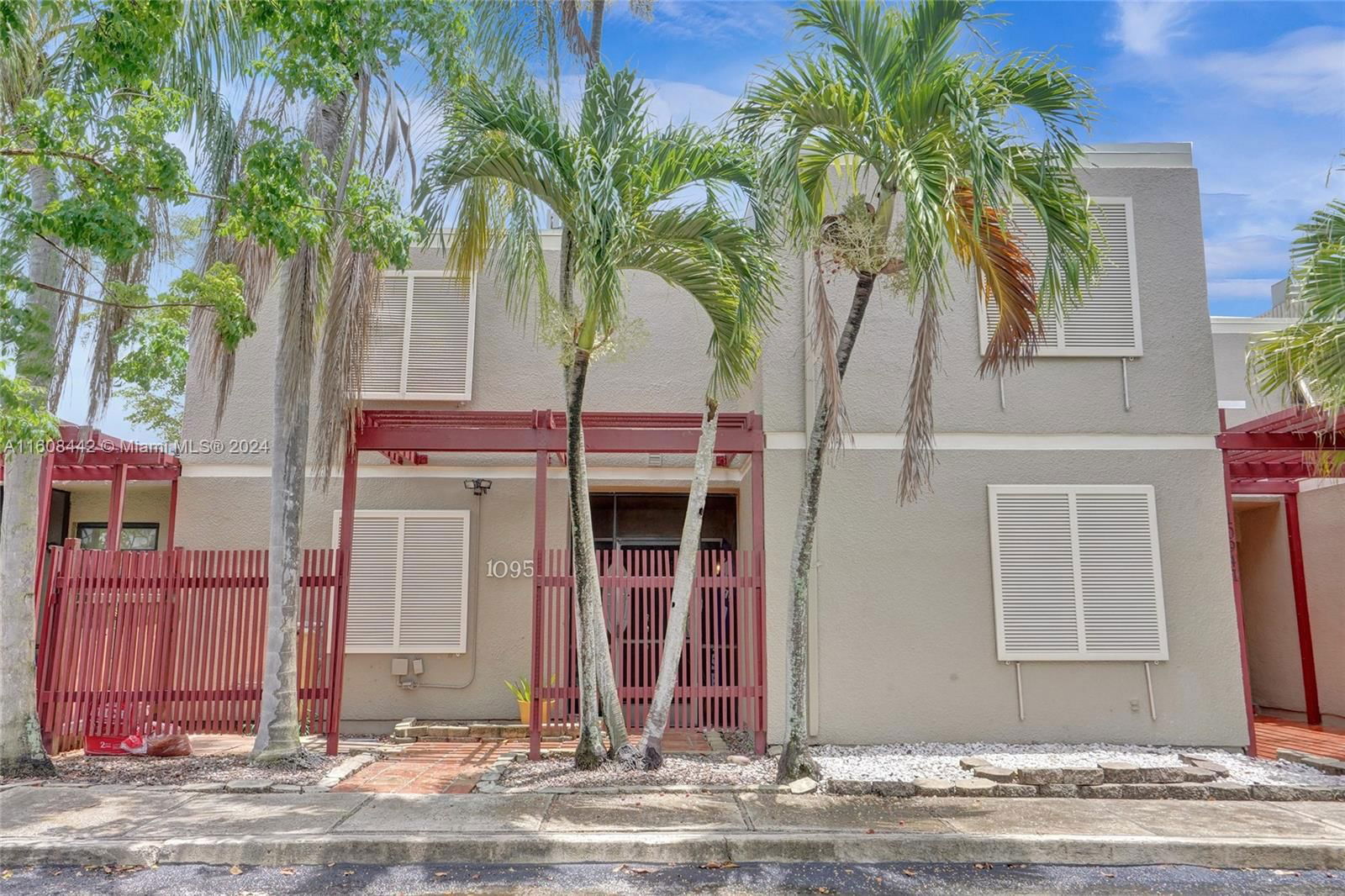 Real estate property located at 10951 Birchwood Pl, Broward County, EVERGLADES SUGAR & LAND C, Pembroke Pines, FL