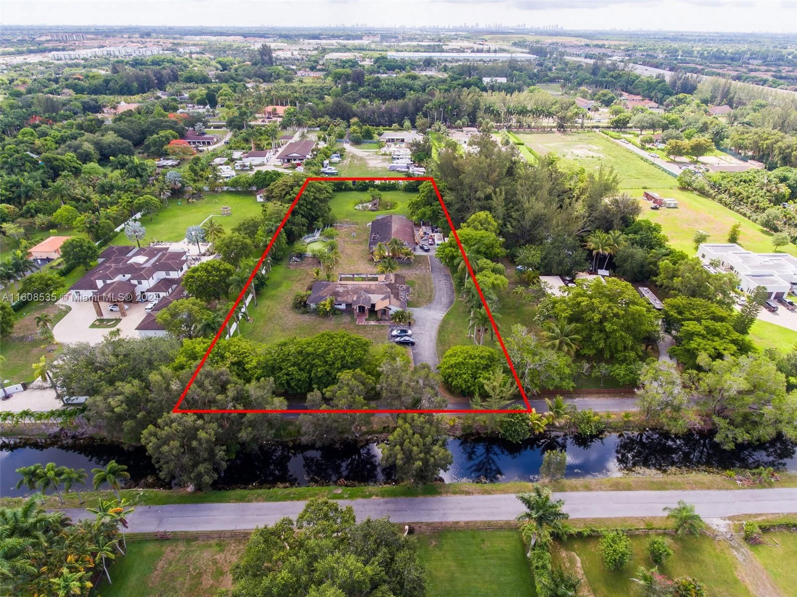 Real estate property located at 3801 130th Ave, Broward County, EVERGLADES SUGAR & LAND C, Miramar, FL