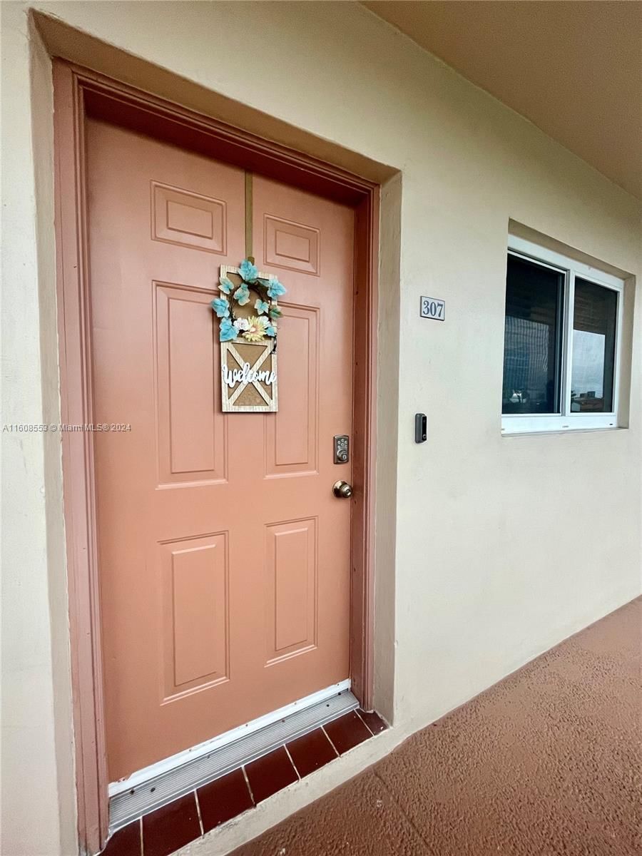 Real estate property located at 5945 Del Lago Cir #307, Broward, WATER BRIDGE 4 CONDO, Sunrise, FL