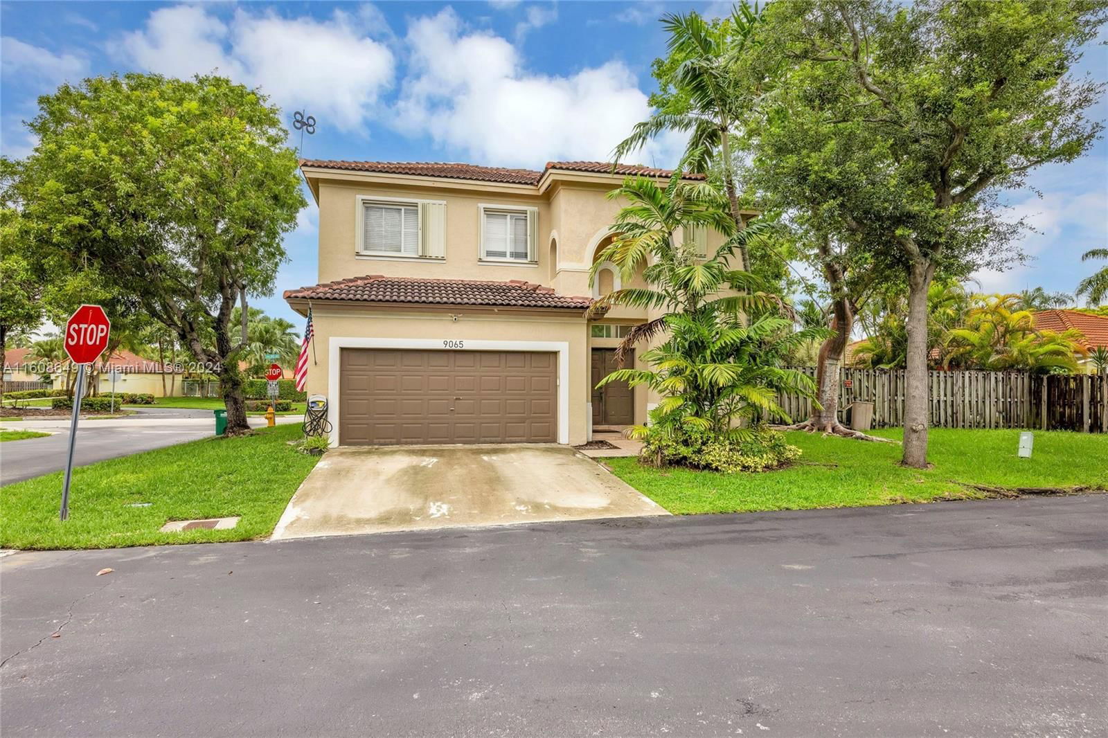 Real estate property located at 9065 214th St, Miami-Dade County, LAKES BY THE BAY SEC 8, Cutler Bay, FL