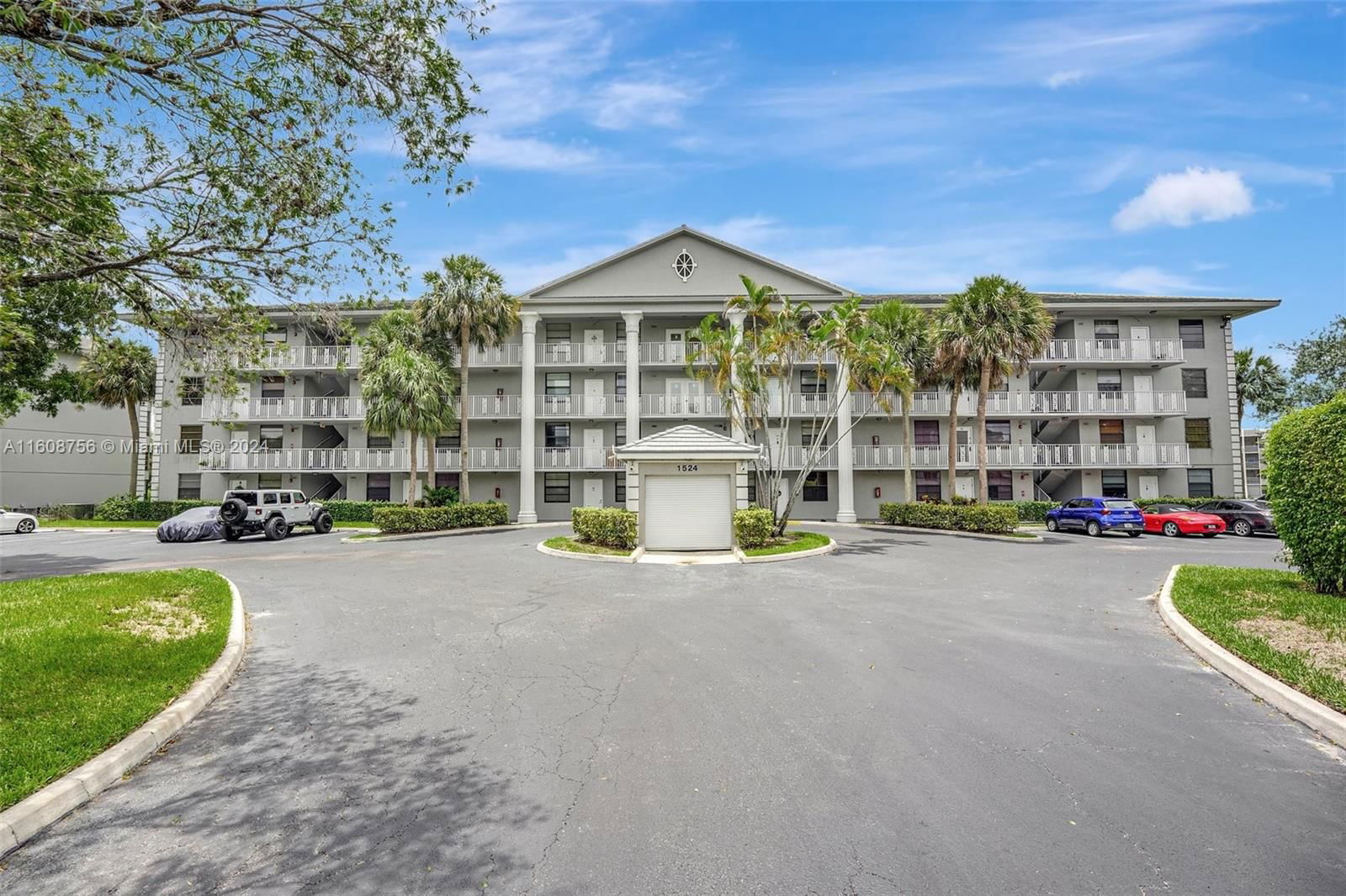 Real estate property located at 1524 Whitehall Dr #305, Broward County, CONDO 12 OF WHITEHALL CON, Davie, FL