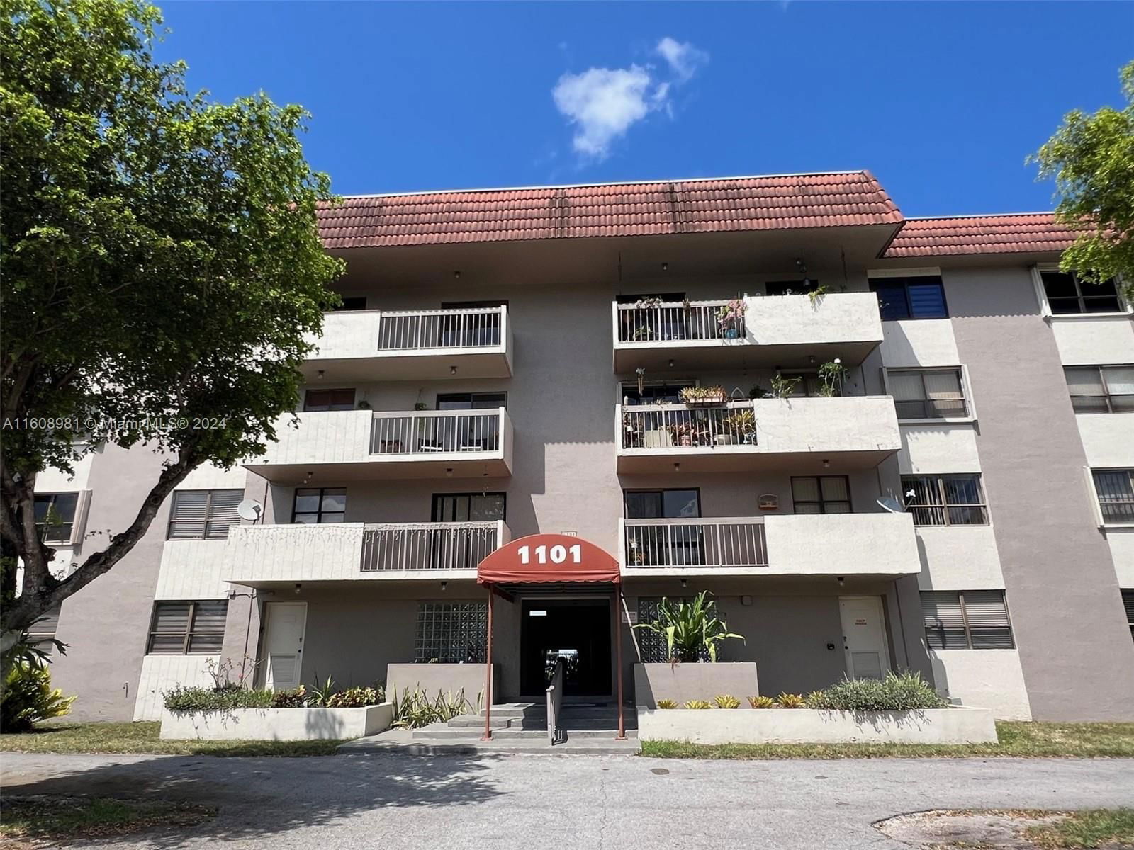 Real estate property located at 1101 122nd Ave #302, Miami-Dade, GARDEN LAKE TOWERS CONDO, Miami, FL