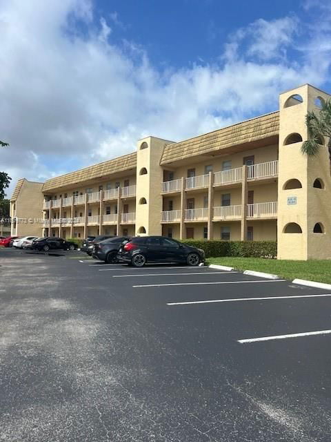 Real estate property located at 8285 Sunrise Lakes Blvd #106, Broward County, SUNRISE LAKES 40 CONDO, Sunrise, FL