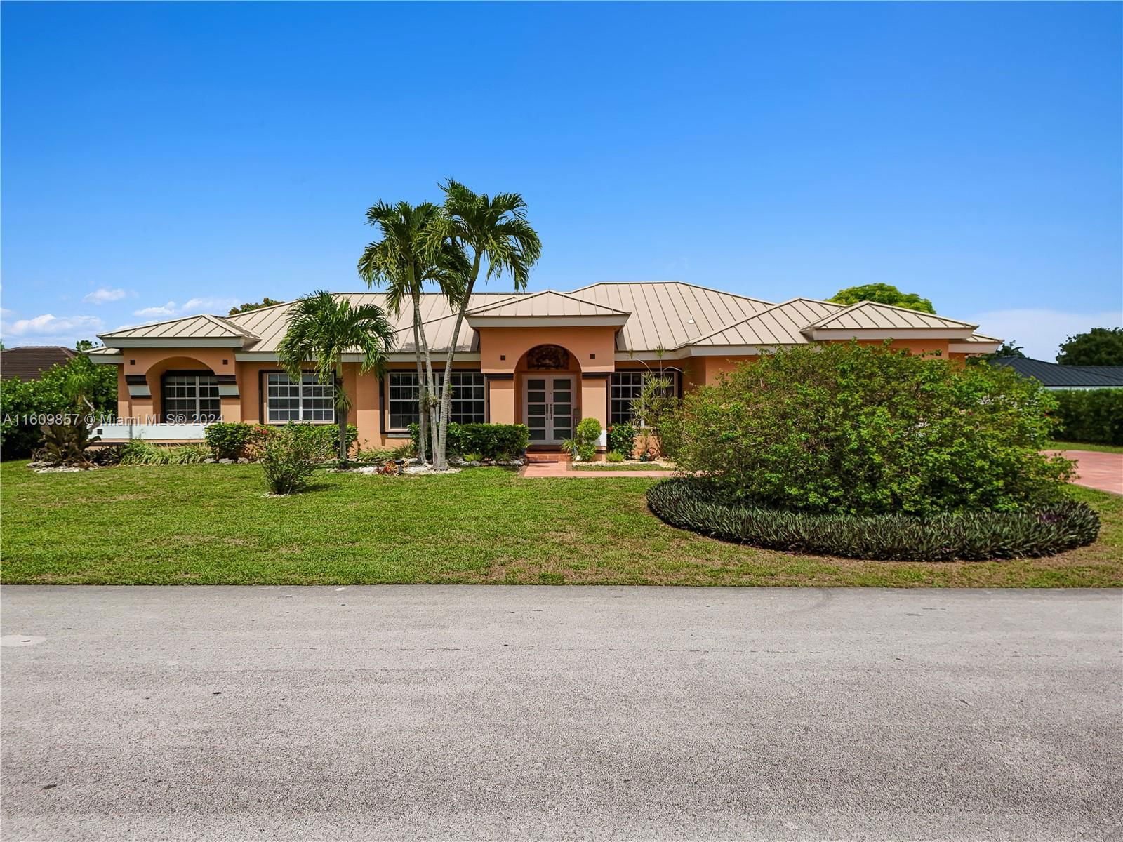 Real estate property located at 15765 153rd Ct, Miami-Dade County, CASSANDRA ESTATES, Miami, FL