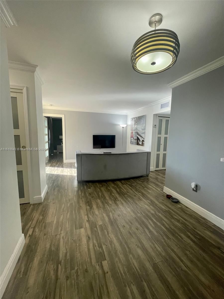 Real estate property located at 11800 18th St #131-4, Miami-dade, International Park Condo, Miami, FL