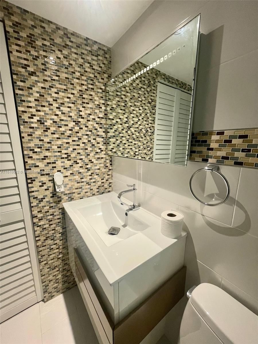 Real estate property located at 11800 18th St #131-4, Miami-dade, International Park Condo, Miami, FL