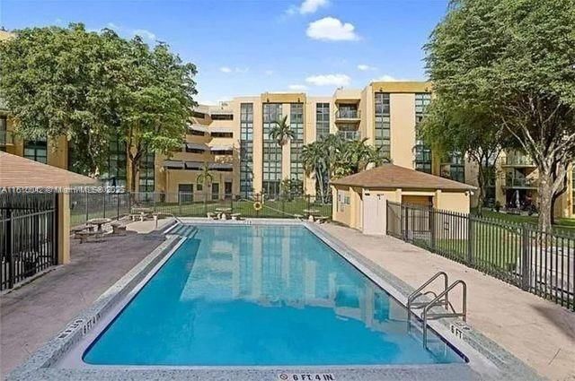 Real estate property located at 11800 18th St #131-4, Miami-dade, International Park Condo, Miami, FL