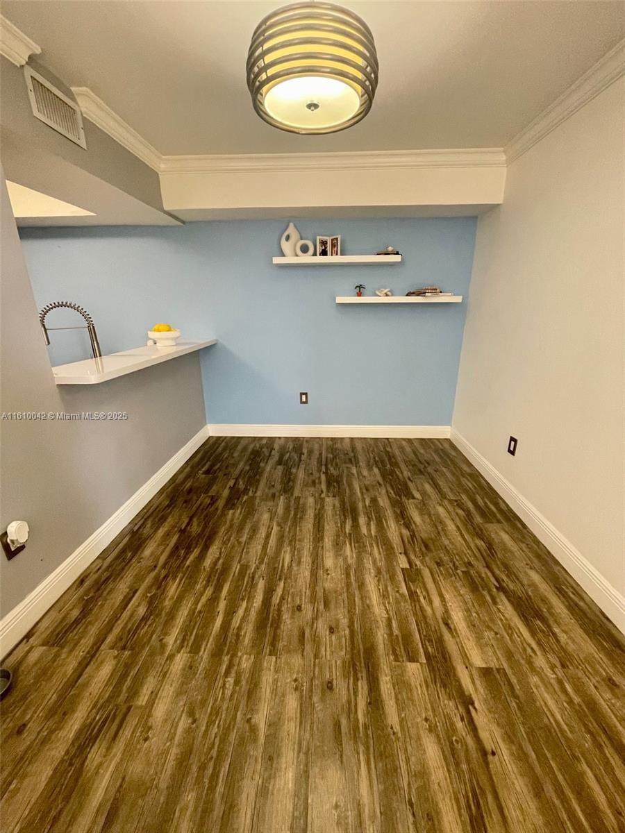 Real estate property located at 11800 18th St #131-4, Miami-dade, International Park Condo, Miami, FL