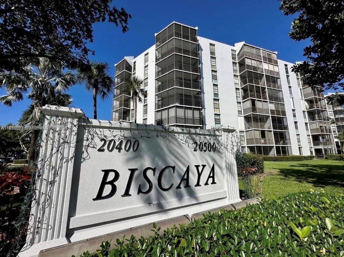 Real estate property located at 20400 Country Club Dr #402, Miami-Dade, BISCAYA IV CONDO, Aventura, FL